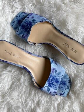 Nine West Blue Floral Slide Kitten Heels NWOT Mini Heel Square Toe